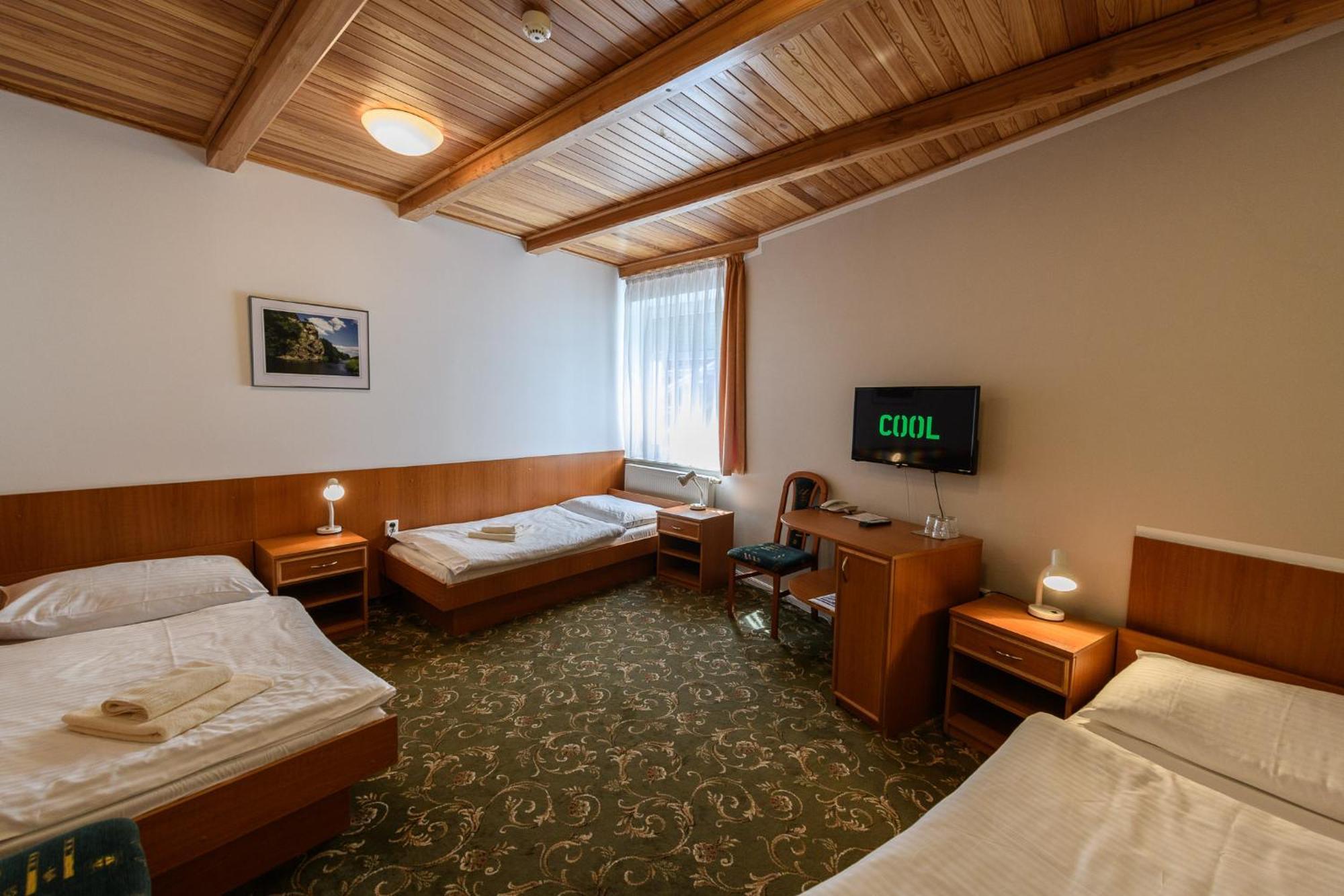 Sport-V-Hotel Hrotovice Dış mekan fotoğraf