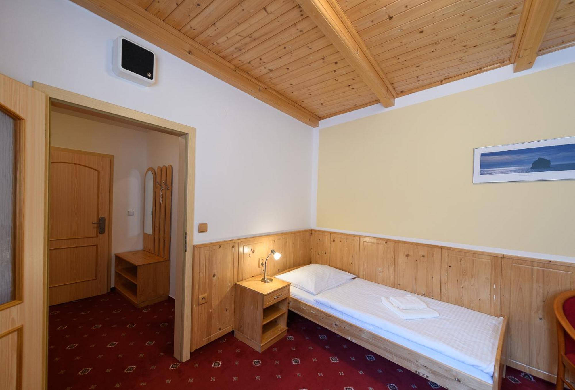 Sport-V-Hotel Hrotovice Dış mekan fotoğraf