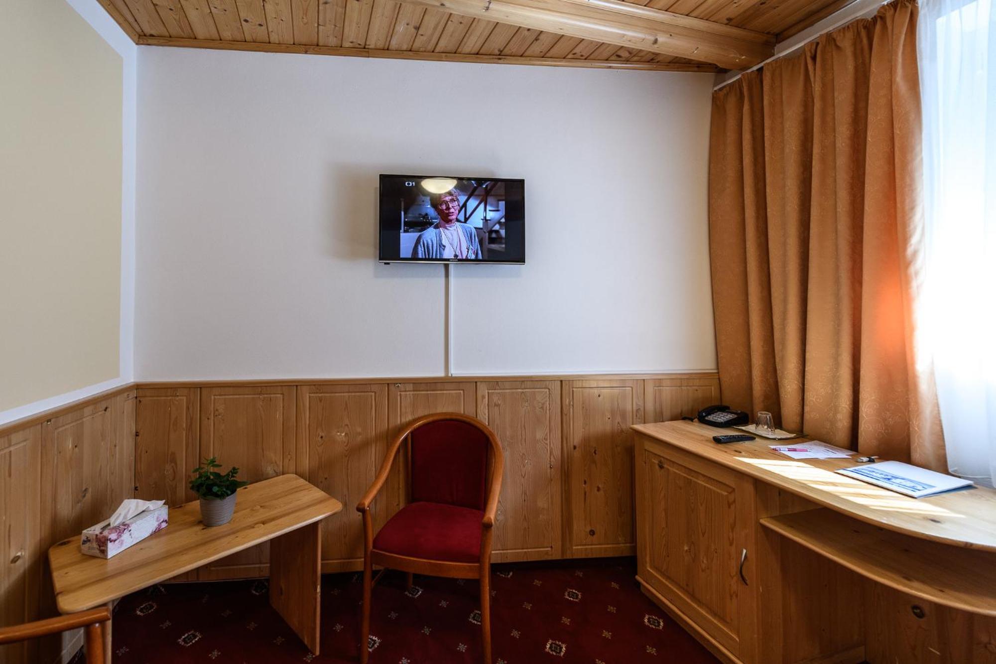 Sport-V-Hotel Hrotovice Dış mekan fotoğraf