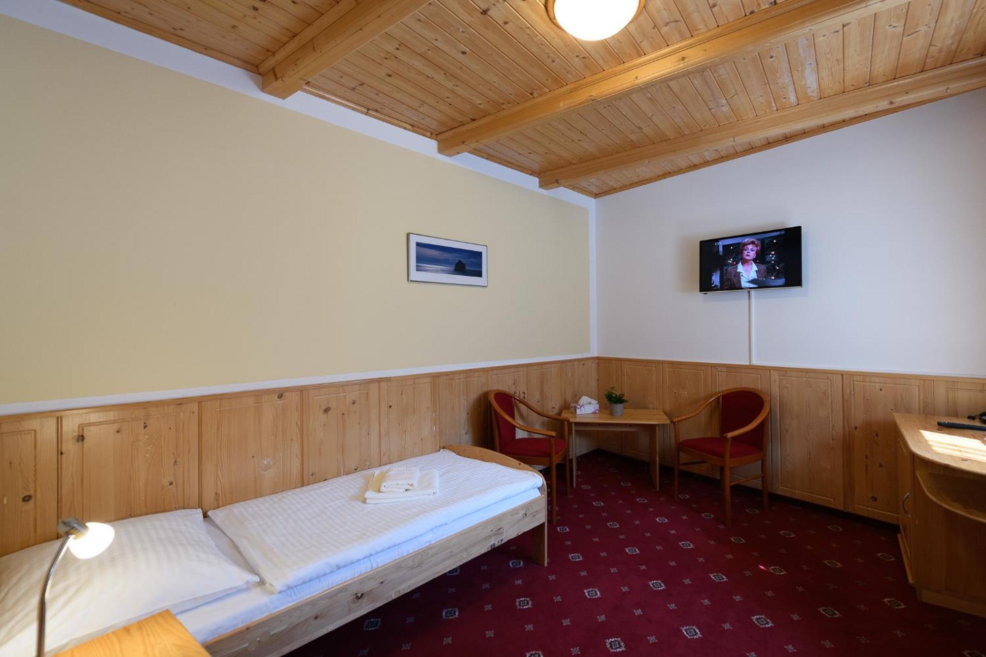 Sport-V-Hotel Hrotovice Dış mekan fotoğraf