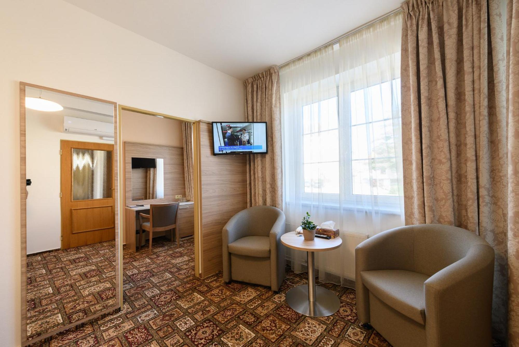 Sport-V-Hotel Hrotovice Dış mekan fotoğraf