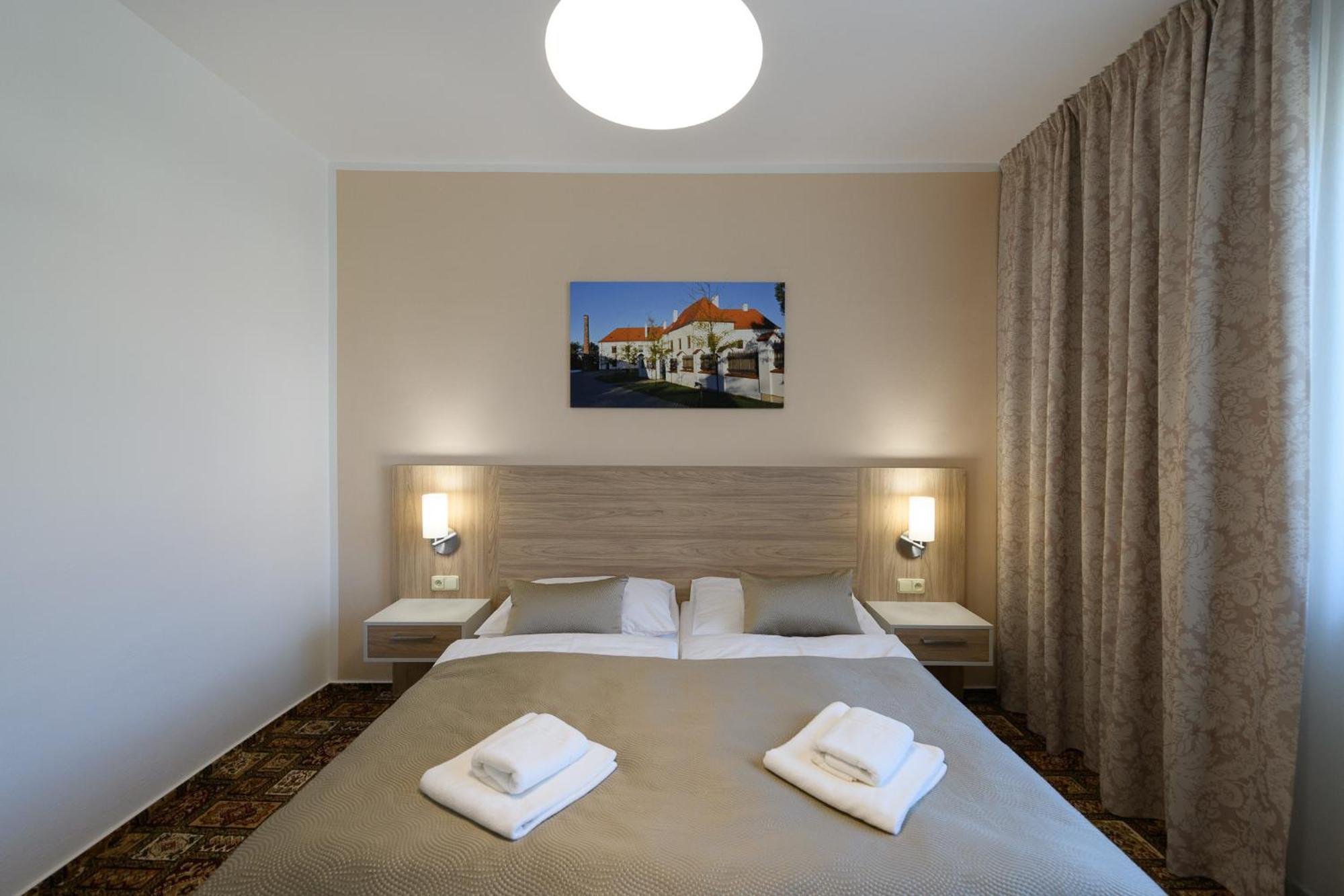 Sport-V-Hotel Hrotovice Dış mekan fotoğraf