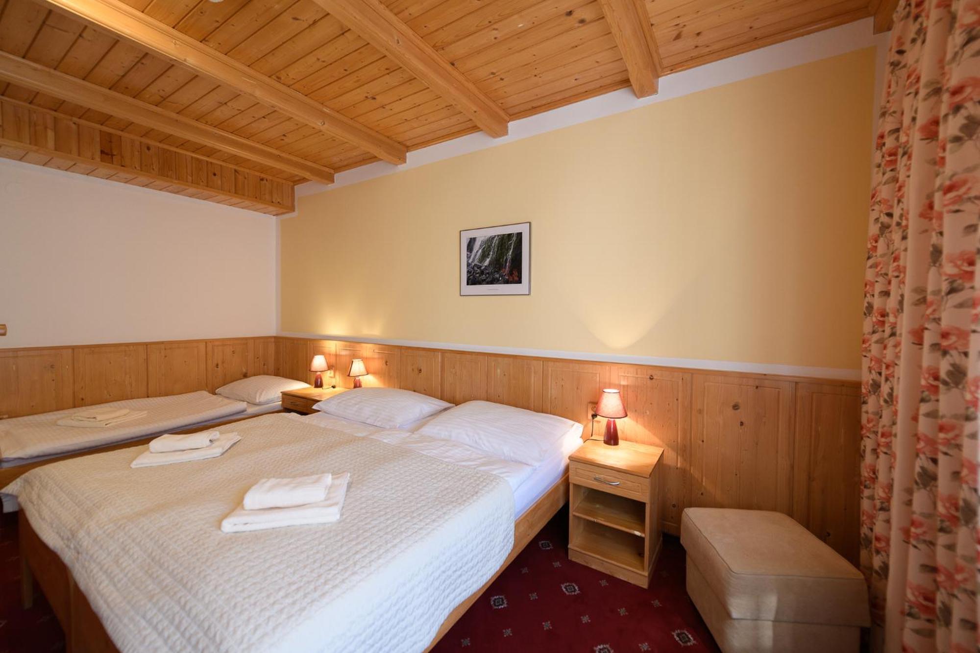 Sport-V-Hotel Hrotovice Dış mekan fotoğraf