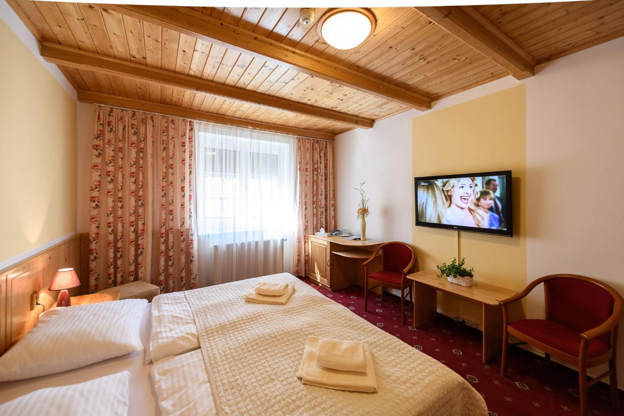 Sport-V-Hotel Hrotovice Dış mekan fotoğraf