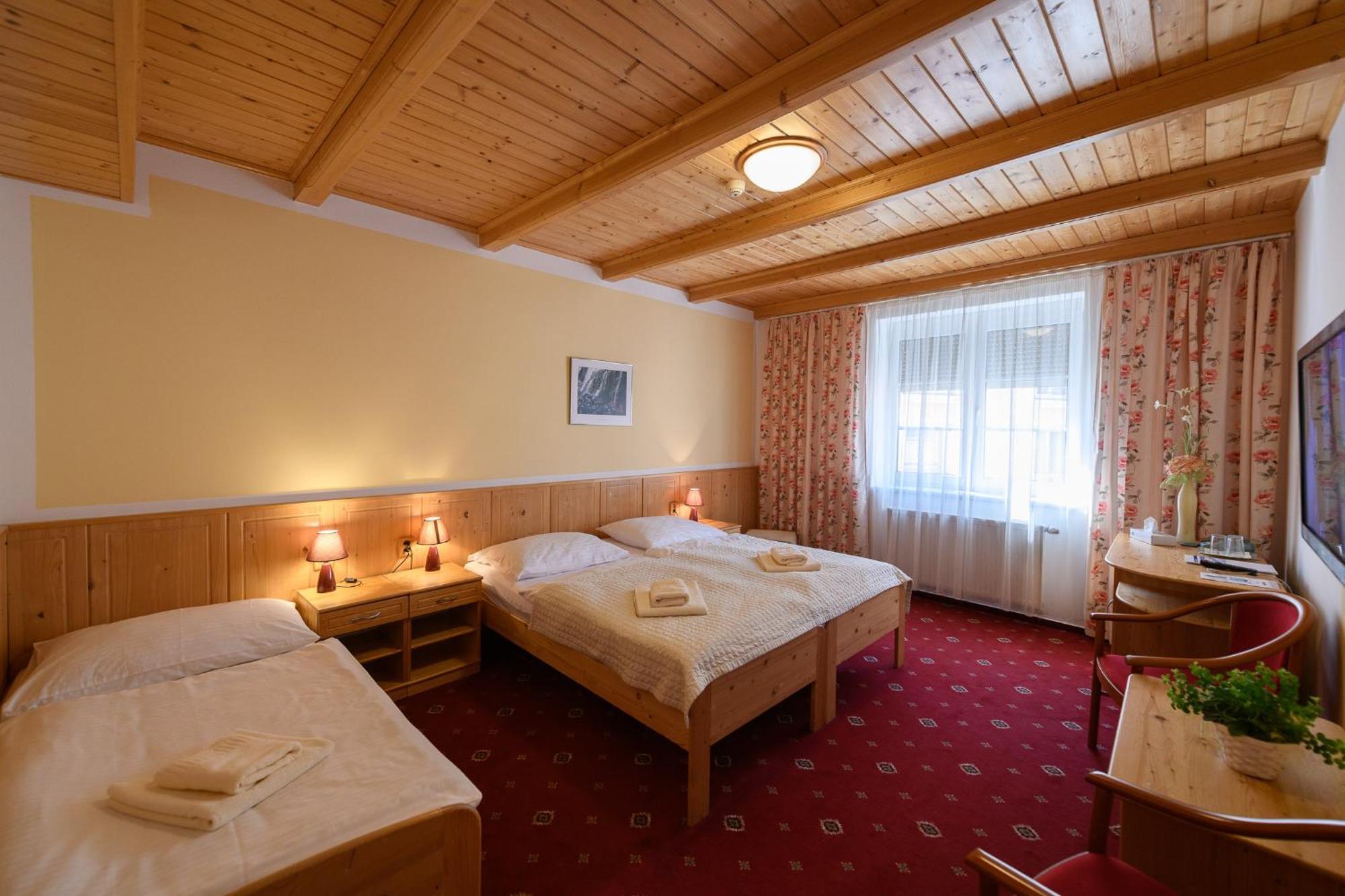 Sport-V-Hotel Hrotovice Dış mekan fotoğraf