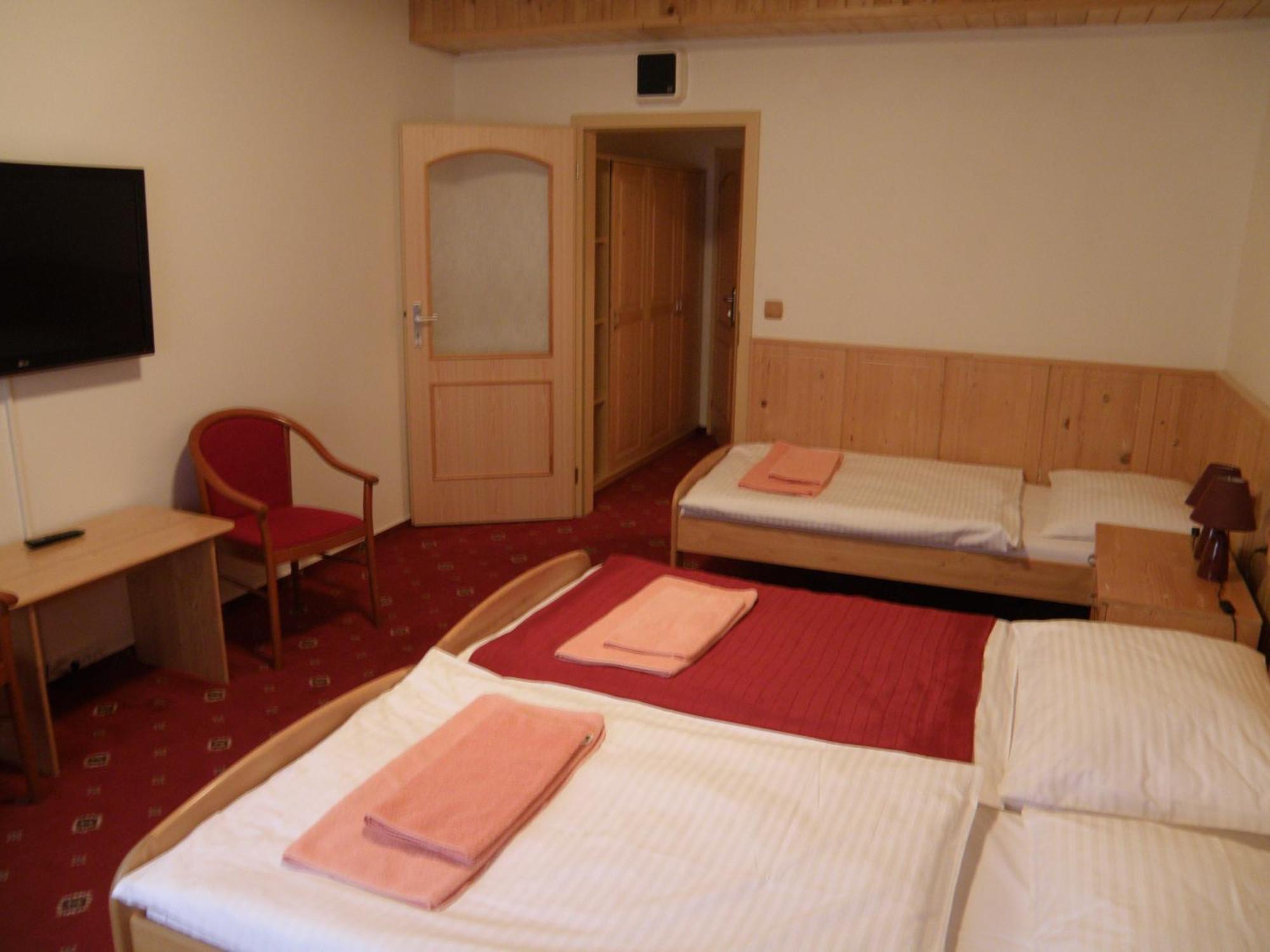 Sport-V-Hotel Hrotovice Dış mekan fotoğraf