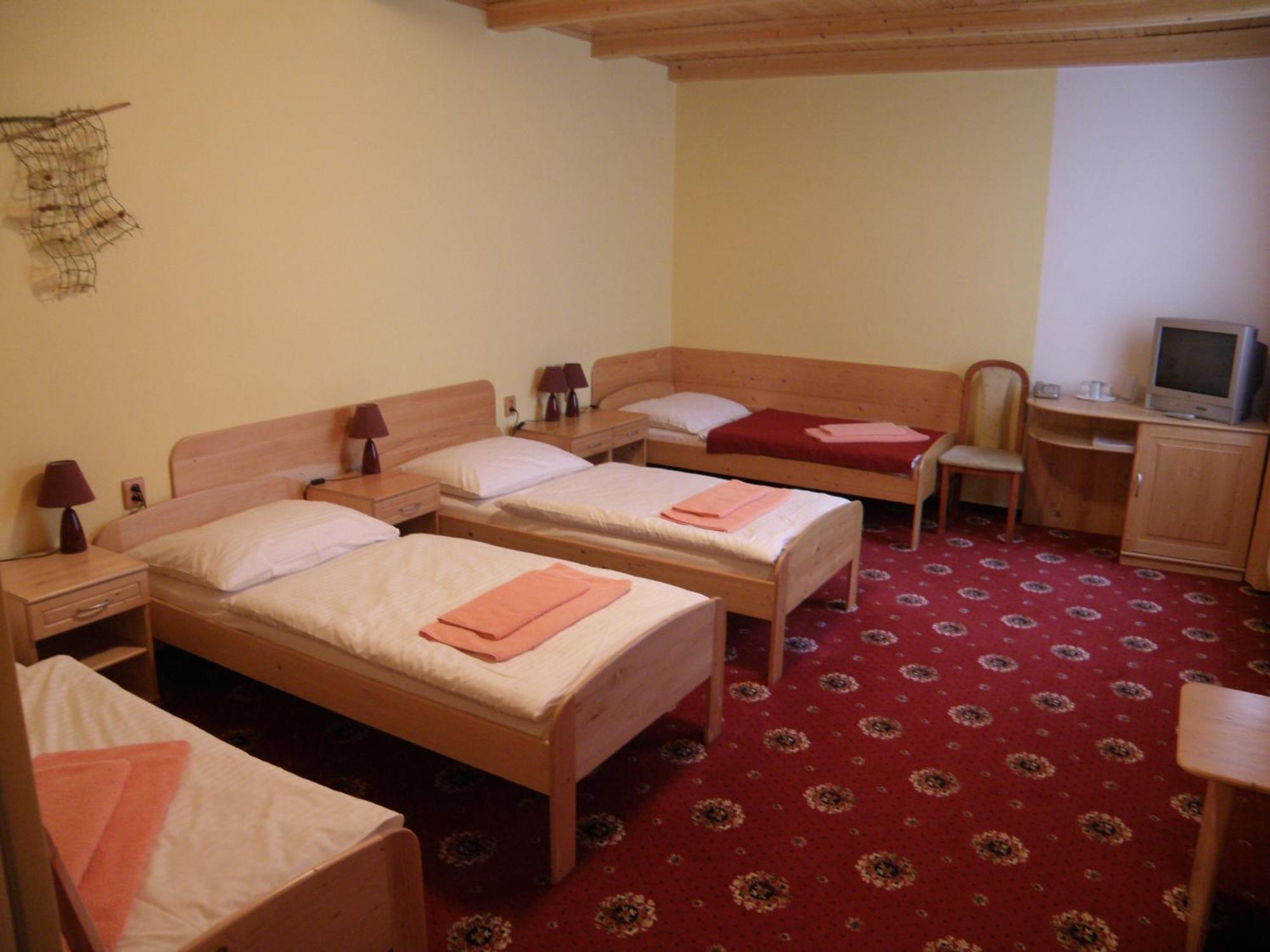 Sport-V-Hotel Hrotovice Dış mekan fotoğraf