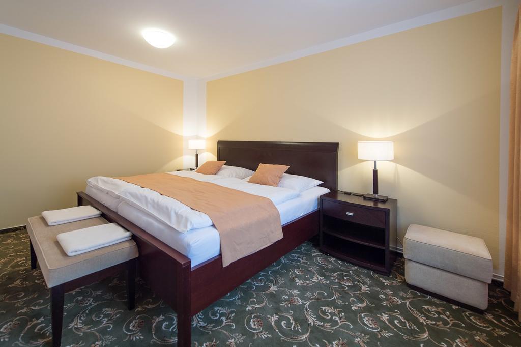 Sport-V-Hotel Hrotovice Dış mekan fotoğraf