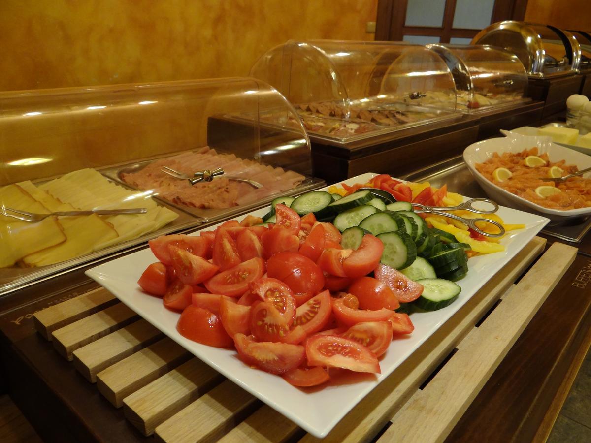 Sport-V-Hotel Hrotovice Dış mekan fotoğraf