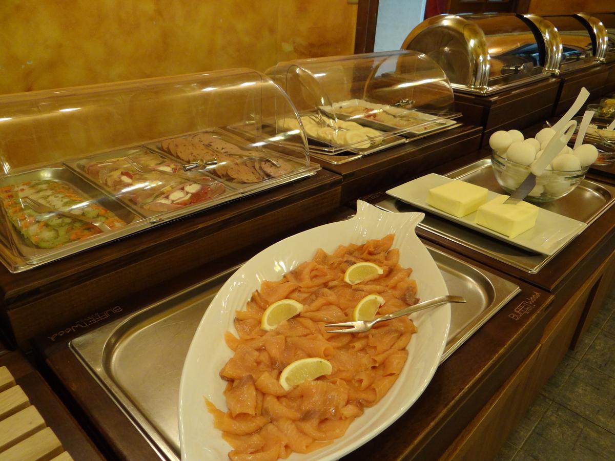 Sport-V-Hotel Hrotovice Dış mekan fotoğraf