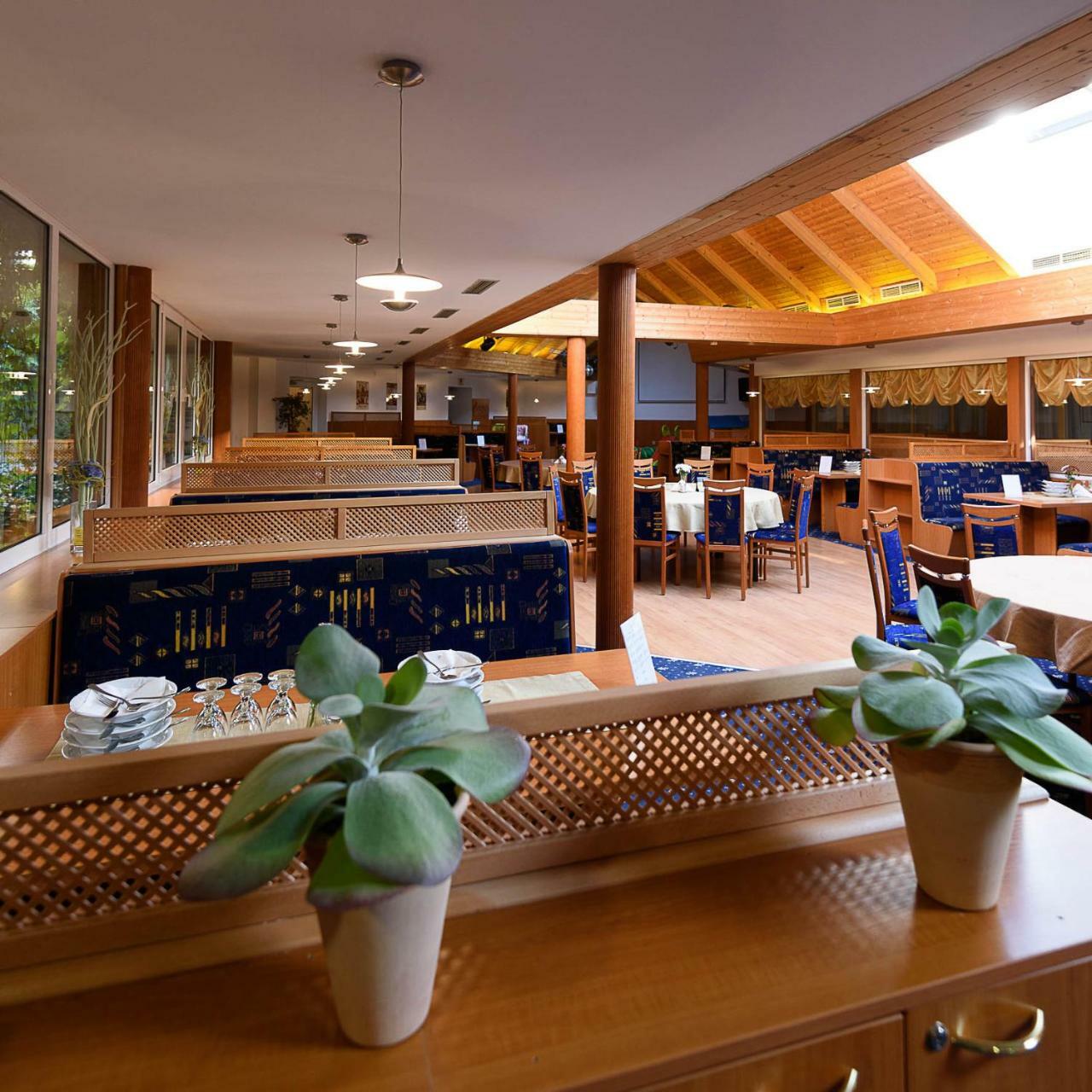 Sport-V-Hotel Hrotovice Dış mekan fotoğraf