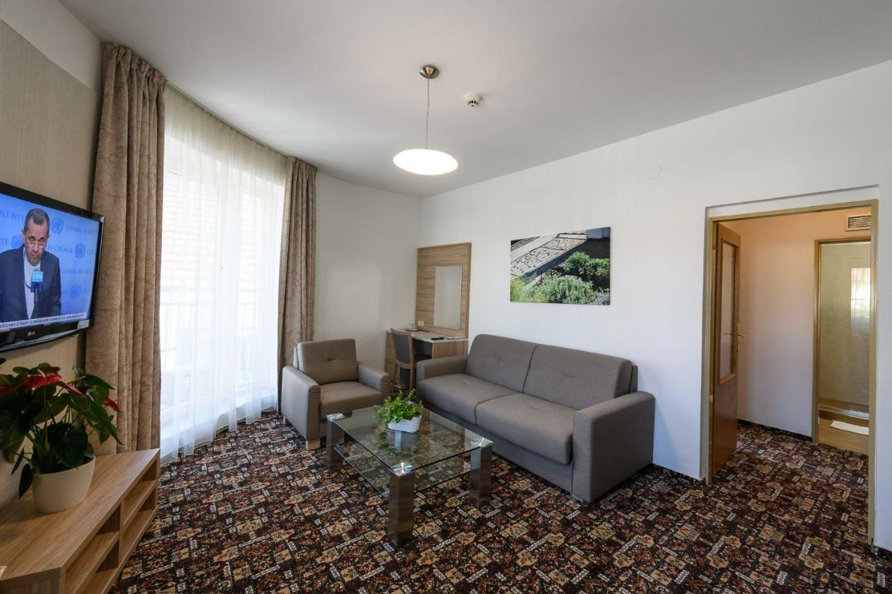 Sport-V-Hotel Hrotovice Dış mekan fotoğraf